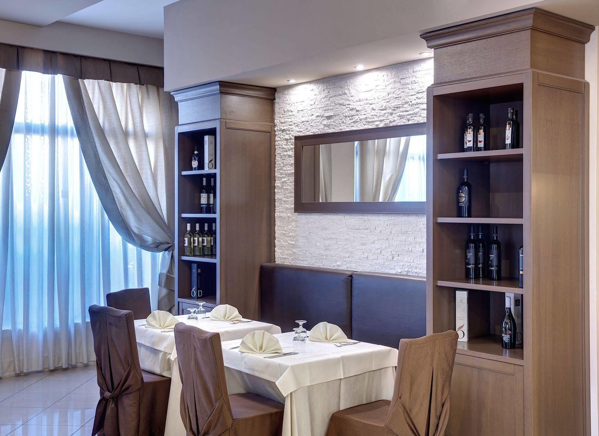 Lo Scacciapensieri Hotel & Restaurant Monteroni di Lecce Luaran gambar