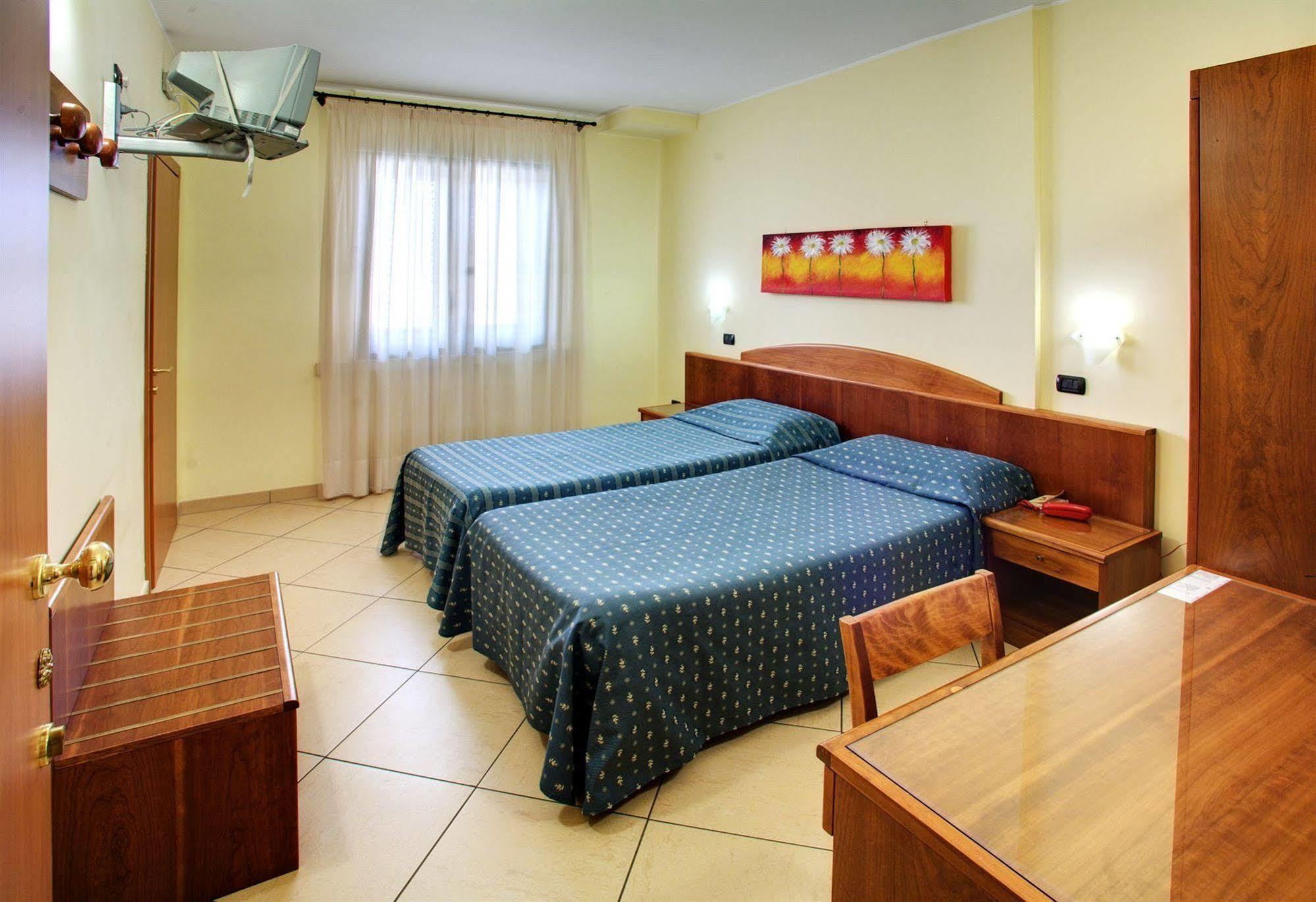 Lo Scacciapensieri Hotel & Restaurant Monteroni di Lecce Luaran gambar