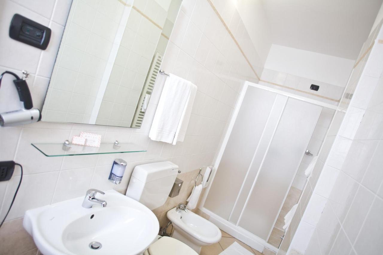 Lo Scacciapensieri Hotel & Restaurant Monteroni di Lecce Luaran gambar